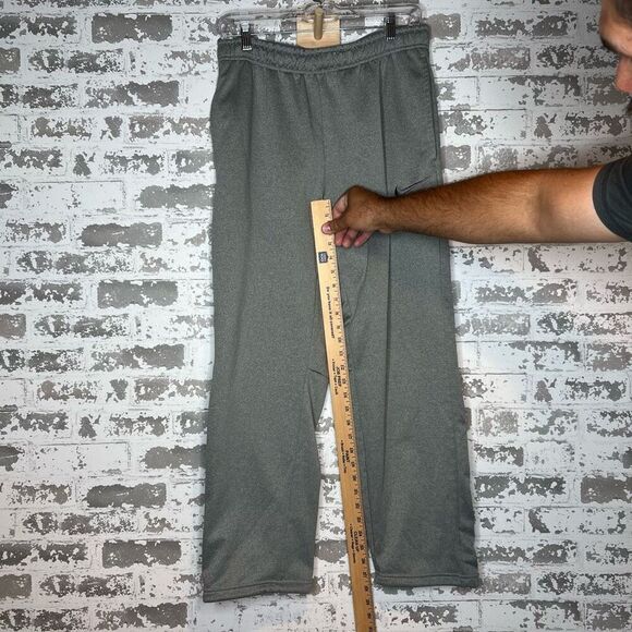 Nike therma fit swooshy/jogger pants - Picture 6 of 6